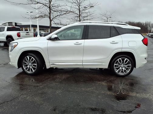 2023 GMC Terrain Denali