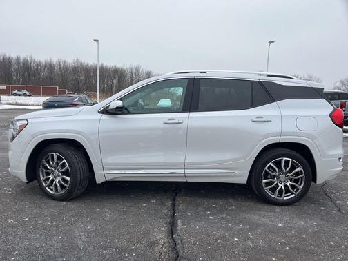 2023 GMC Terrain Denali