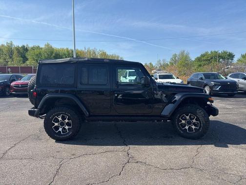 Black Clearcoat 2022 Jeep Wrangler Unlimited Rubicon
