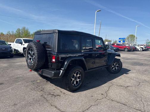Black Clearcoat 2022 Jeep Wrangler Unlimited Rubicon