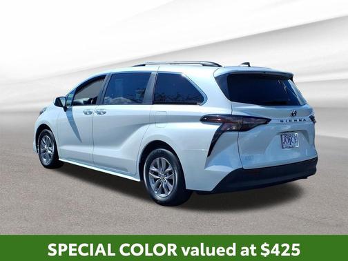 Wind Chill Pearl 2024 Toyota Sienna XLE
