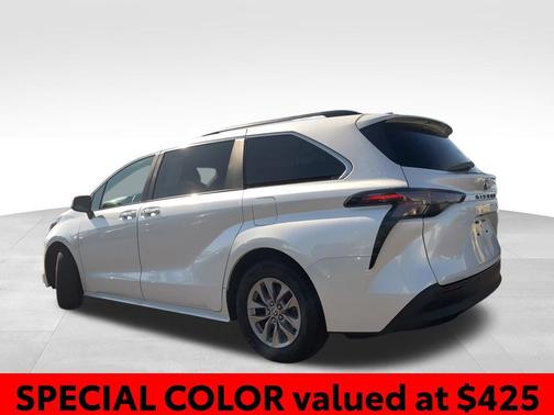 Wind Chill Pearl 2024 Toyota Sienna XLE