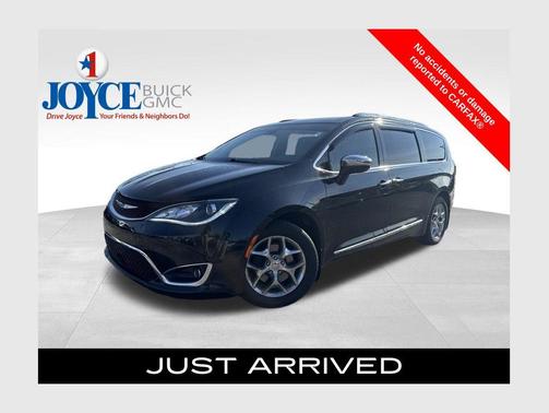 Brilliant Black Crystal Pearlcoat 2017 Chrysler Pacifica Limited