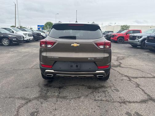 Zeus Bronze Metallic 2022 Chevrolet Trailblazer ACTIV