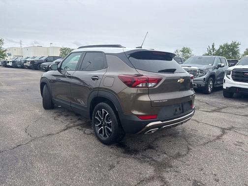Zeus Bronze Metallic 2022 Chevrolet Trailblazer ACTIV