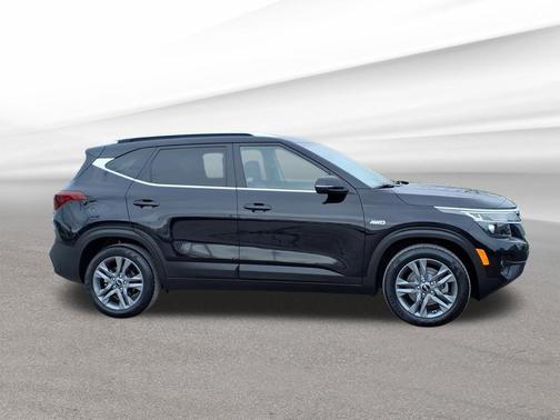 Cherry Black 2021 Kia Seltos S