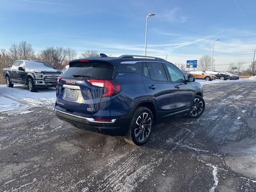 2022 GMC Terrain SLT