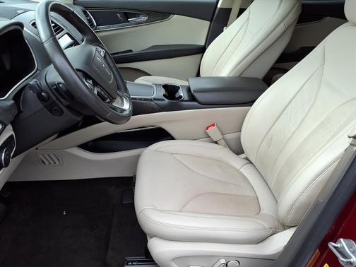 2019 Lincoln Nautilus Select