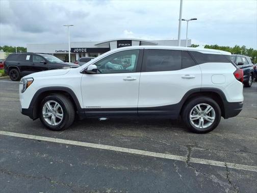 2022 GMC Terrain SLE