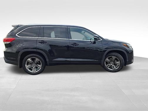 Midnight Black Metallic 2018 Toyota Highlander Limited Platinum