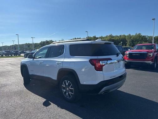 2022 GMC Acadia SLT