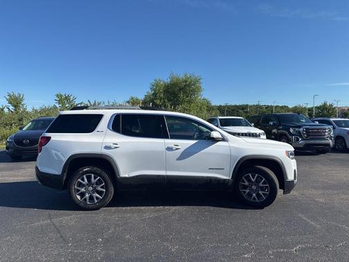 2022 GMC Acadia SLT