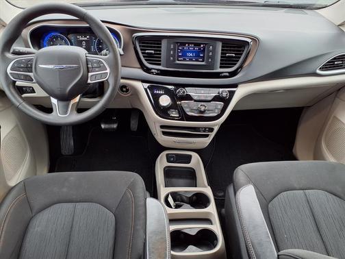 2017 Chrysler Pacifica LX