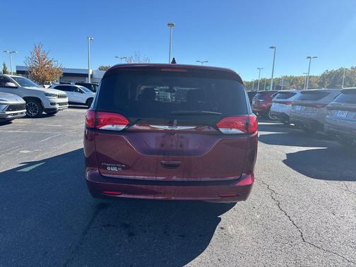 2017 Chrysler Pacifica LX