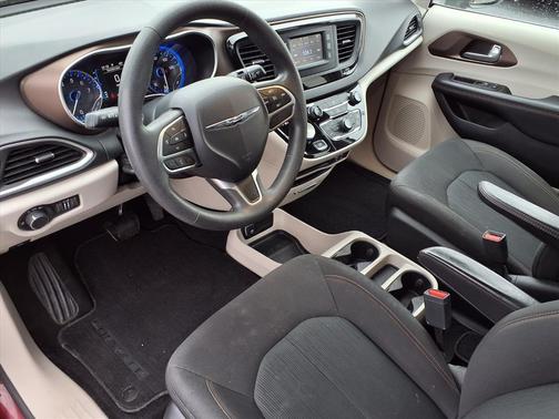2017 Chrysler Pacifica LX
