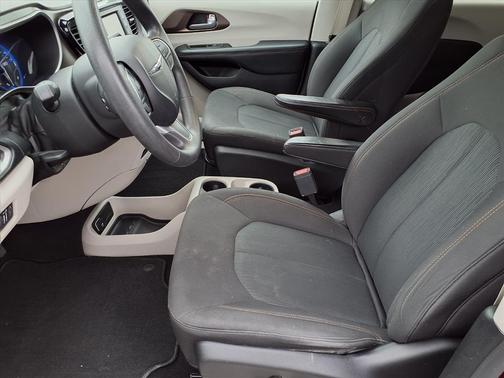 2017 Chrysler Pacifica LX
