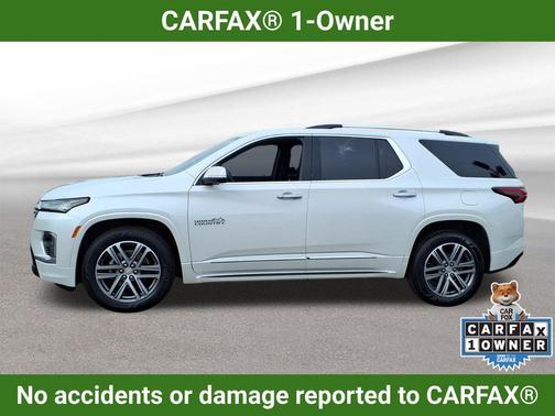 Iridescent Pearl Tricoat 2022 Chevrolet Traverse High Country