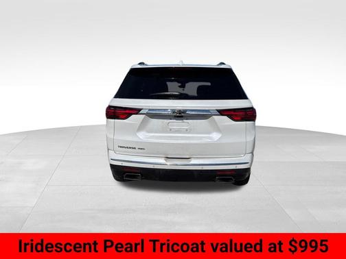 Iridescent Pearl Tricoat 2022 Chevrolet Traverse High Country