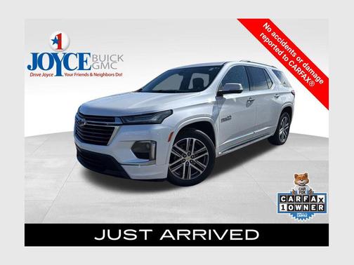 Iridescent Pearl Tricoat 2022 Chevrolet Traverse High Country