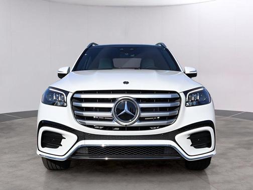 MANUFAKTUR Moonlight White Metallic 2026 Mercedes-Benz GLS 450 4MATIC