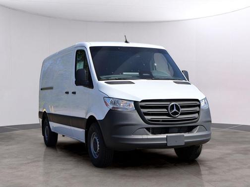 Arctic White 2026 Mercedes-Benz Sprinter 2500 144 WB