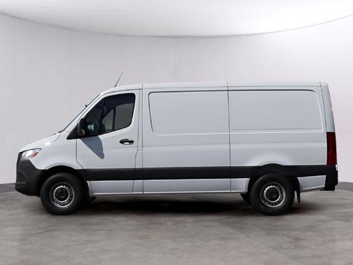 Arctic White 2026 Mercedes-Benz Sprinter 2500 144 WB