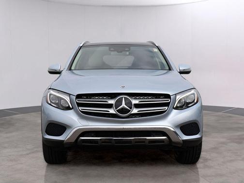 Diamond Silver Metallic 2018 Mercedes-Benz GLC 300 Base 4MATIC