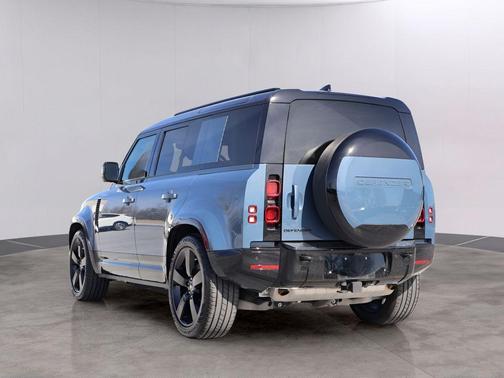 2025 Land Rover Defender P400 X-Dynamic SE