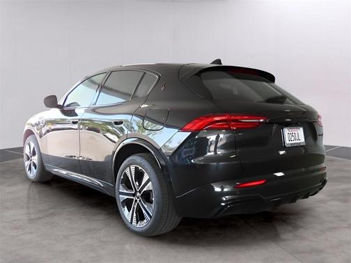 2025 Maserati Grecale Folgore Base