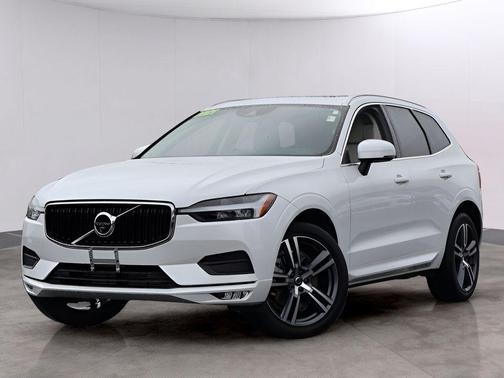Crystal White 2021 Volvo XC60 T6 Momentum
