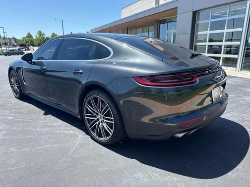 Volcano Grey Metallic 2018 Porsche Panamera 4S Executive