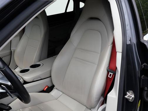 Volcano Grey Metallic 2018 Porsche Panamera 4S Executive