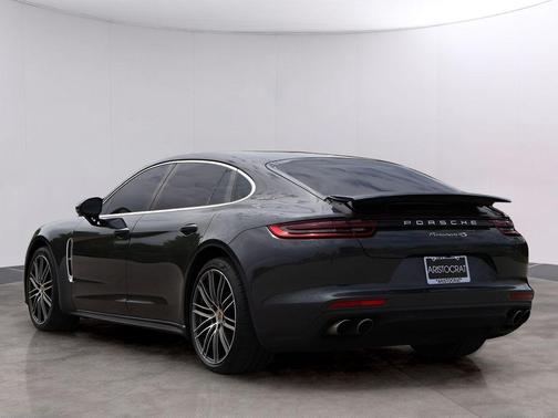 Volcano Grey Metallic 2018 Porsche Panamera 4S Executive