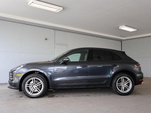 2021 Porsche Macan Base