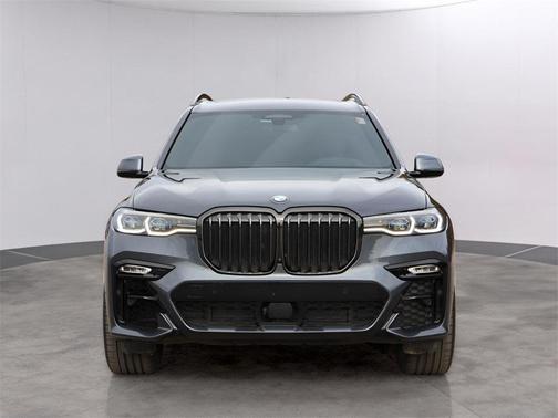 2022 BMW X7 M50i