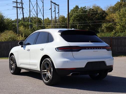 2020 Porsche Macan Base