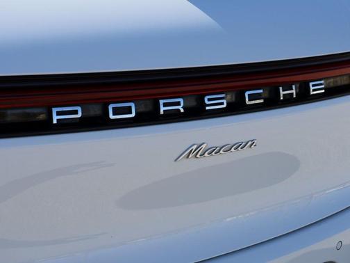 2020 Porsche Macan Base
