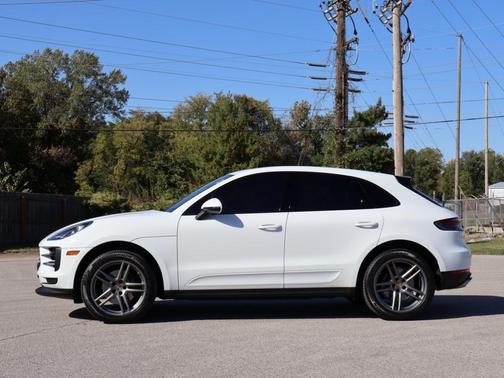 2020 Porsche Macan Base