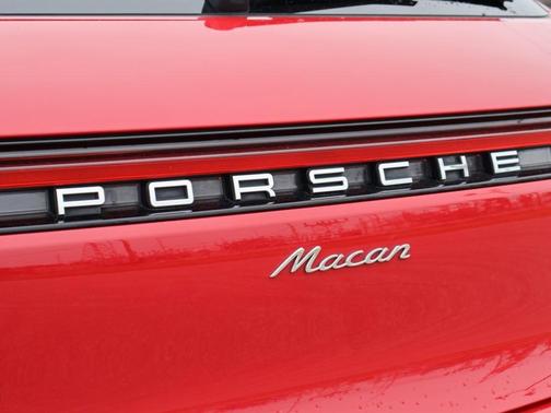 2023 Porsche Macan 