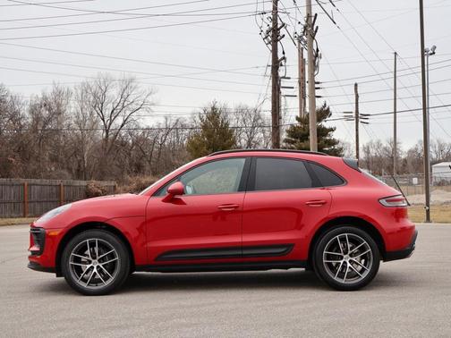 2023 Porsche Macan 