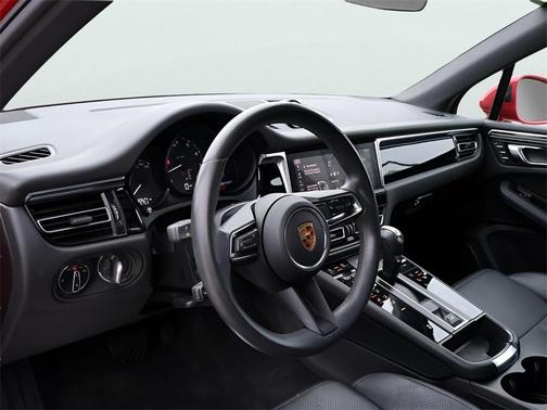 2023 Porsche Macan 
