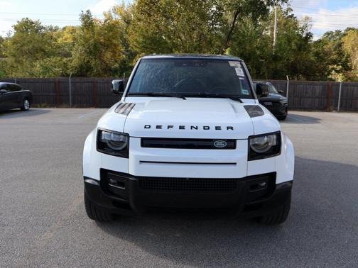 2024 Land Rover Defender P400 X-Dynamic SE