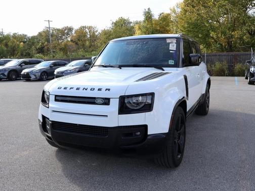 2024 Land Rover Defender P400 X-Dynamic SE