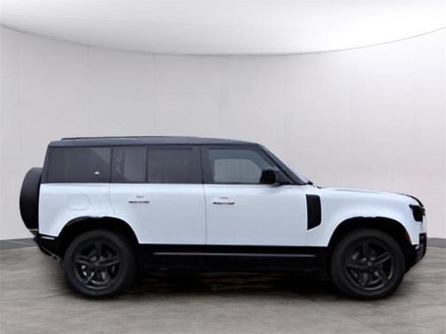 2024 Land Rover Defender P400 X-Dynamic SE