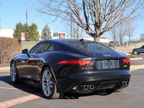 2017 Jaguar F-TYPE R