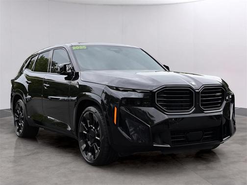 2025 BMW XM Base