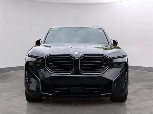 2025 BMW XM Base