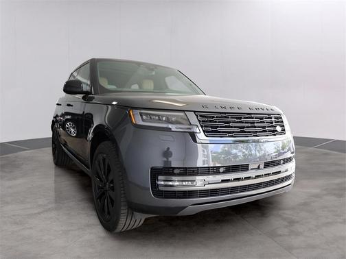 2025 Land Rover Range Rover P550e SE