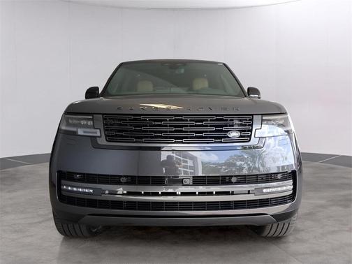 2025 Land Rover Range Rover P550e SE