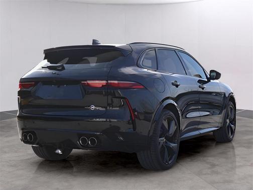2022 Jaguar F-PACE SVR